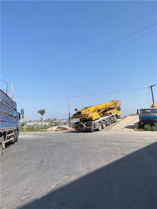 大悟县25吨吊车的租赁价格大概是多少？