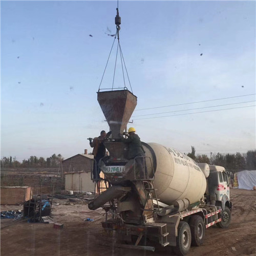 大悟县“精准瞄准”—— 吊车的 “定位导航” 技术