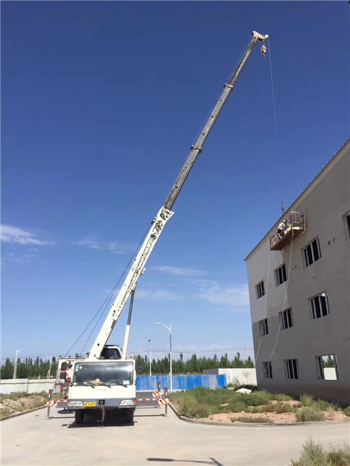 大悟县“轻装强干”—— 吊车的 “轻量化臂架” 技术